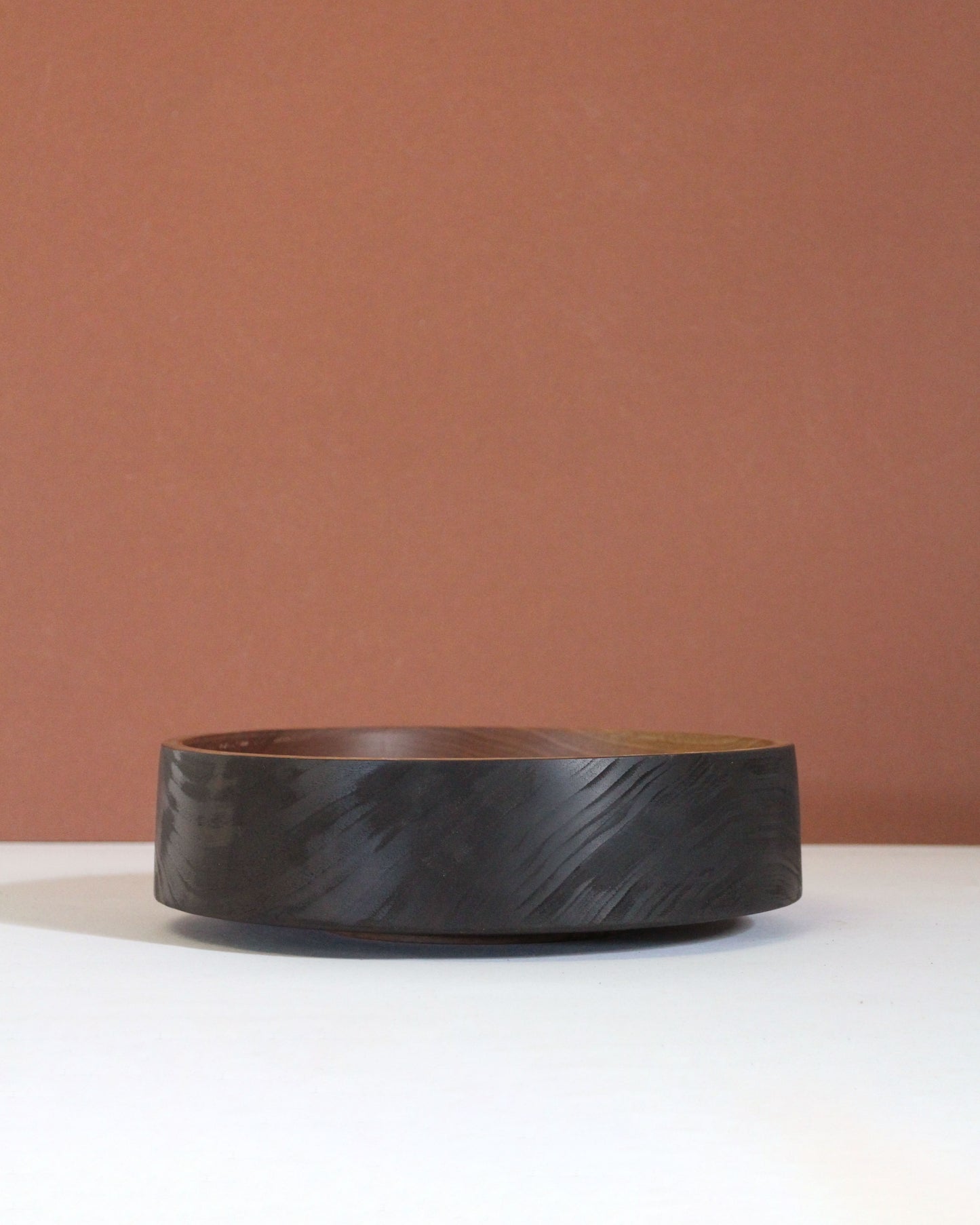 Bowl con piedino in noce Yakisugi Ø23cm
