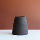 Vaso conico materico nero carbone
